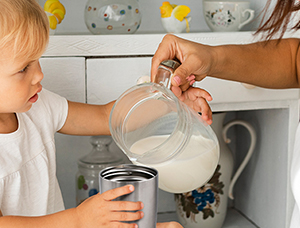 How to buy a healthy and reliable baby water cup