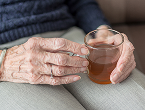 What are the misunderstandings of the elderly buying water cups