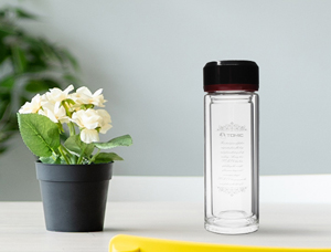 Is the double-layer glass water bottle a thermos? How is the insulation effect?