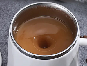 What is the principle of the magnetic stirring cup?